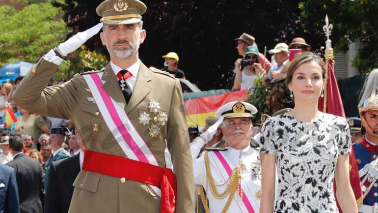 Los Reyes presiden los actos conmemorativos en el Día de las Fuerzas Armadas