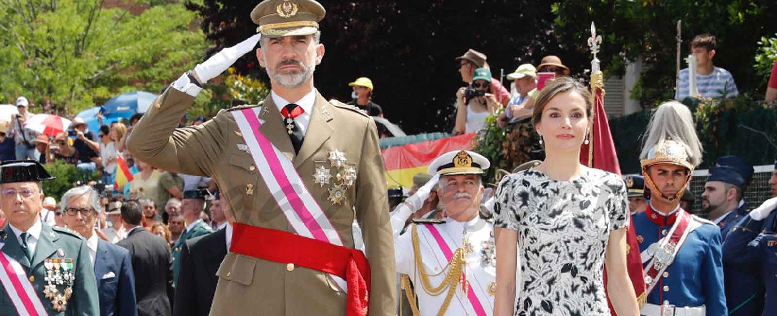 Los Reyes presiden los actos conmemorativos en el Día de las Fuerzas Armadas