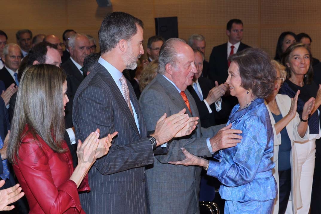 Reyes Felipe y Letizia junto a los Reyes don Juan Carlos y doña Sofía