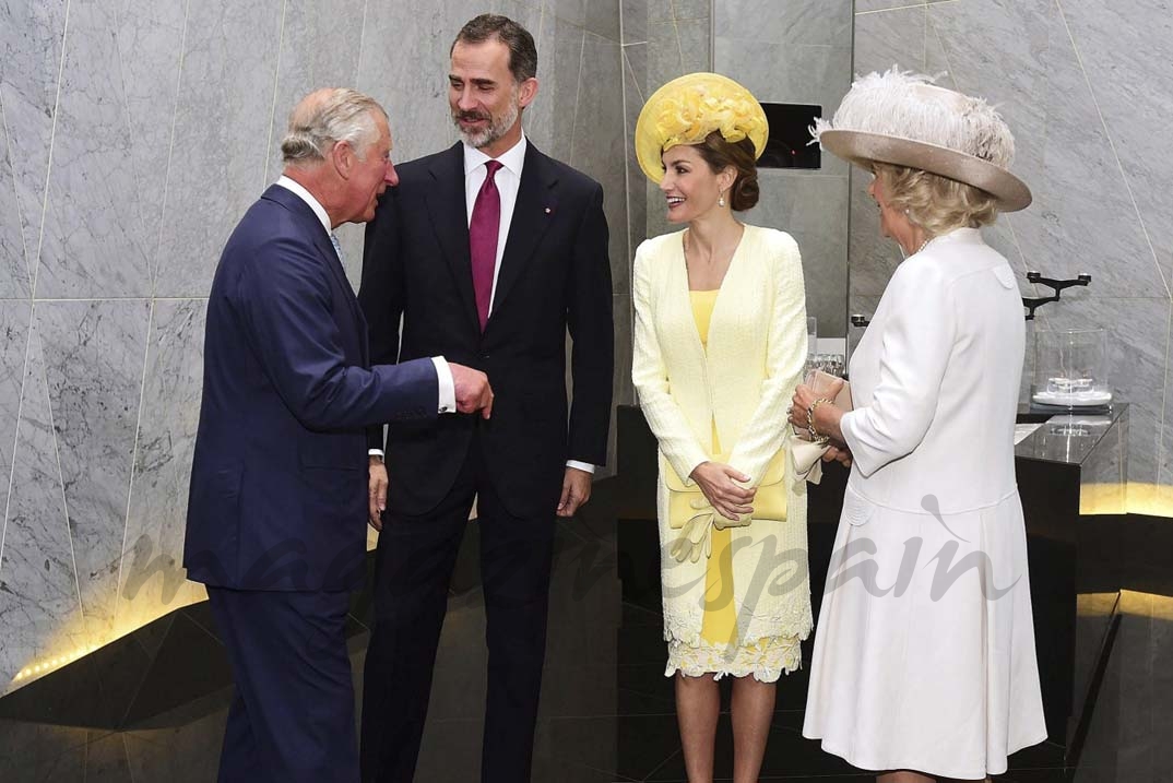 Los Reyes junto a Sus Altezas Reales el Príncipe de Gales y la Duquesa de Cornualles - Casa S.M. El Rey