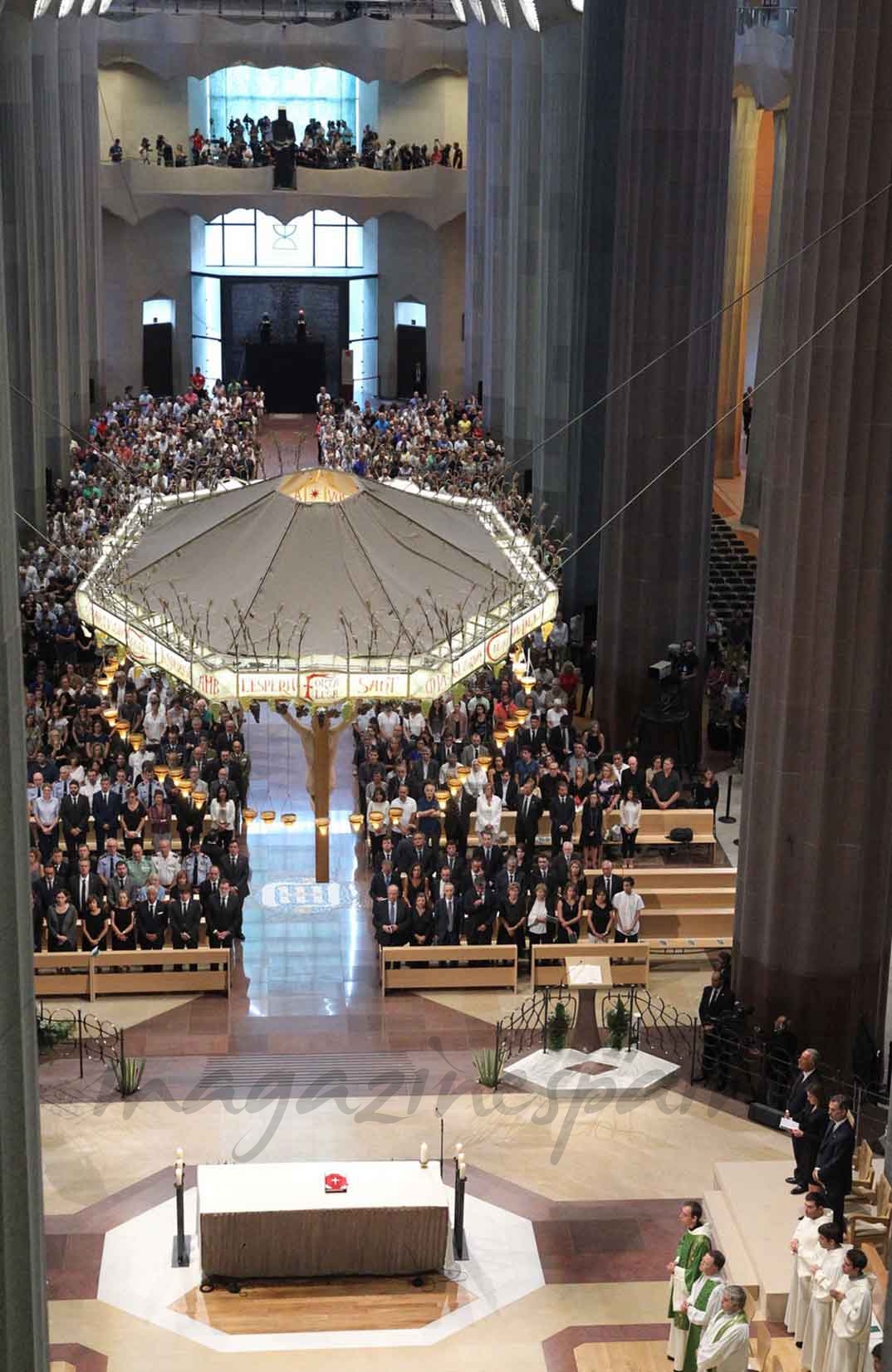 Vista del interior de la Sagrada Familia durante la ceremonia religiosa - Casa S.M. El Rey