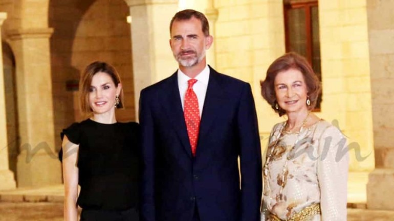 Los Reyes invitan a más de 400 personas a su recepción en Palma