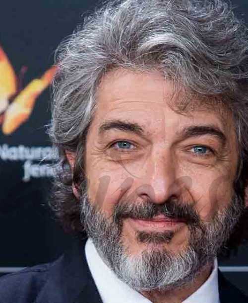 Ricardo Darín recibe el Premio Donostia acompañado de su hijo y de Úrsula Corberó