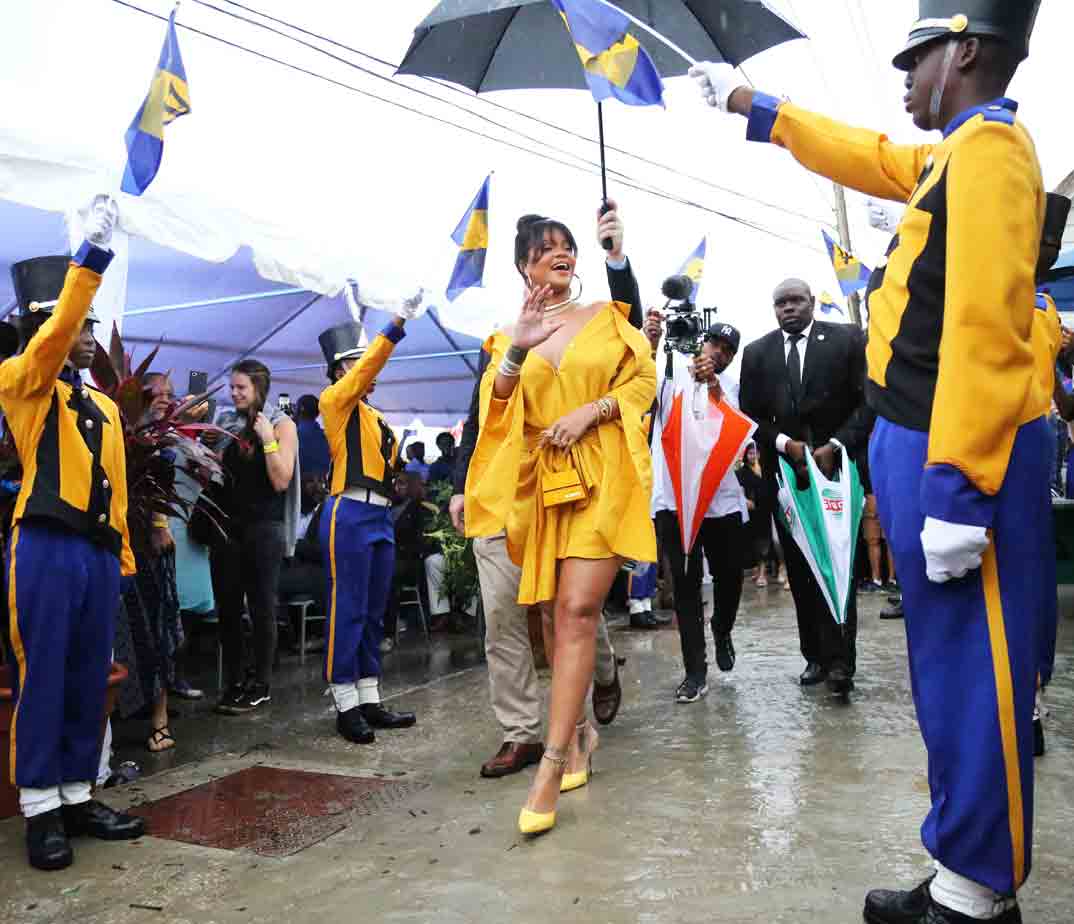 rihanna ya tiene su calle en barbados