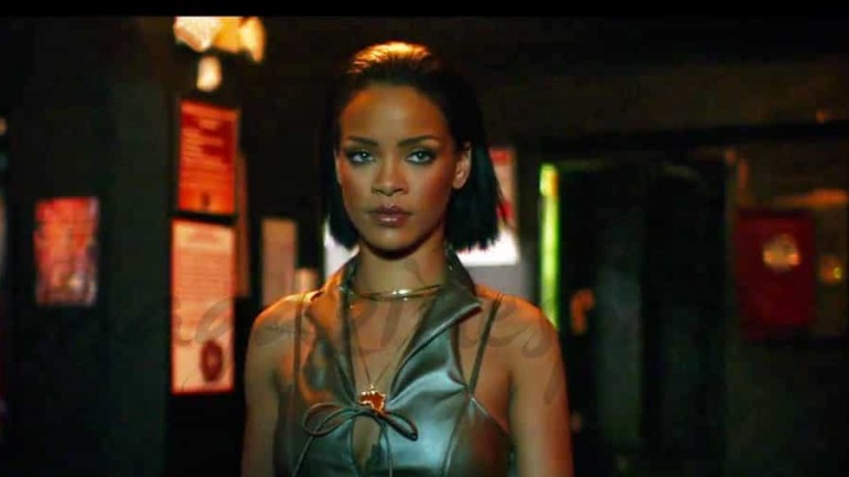 Rihanna, muy sexy en su nuevo videoclip «Needed me»