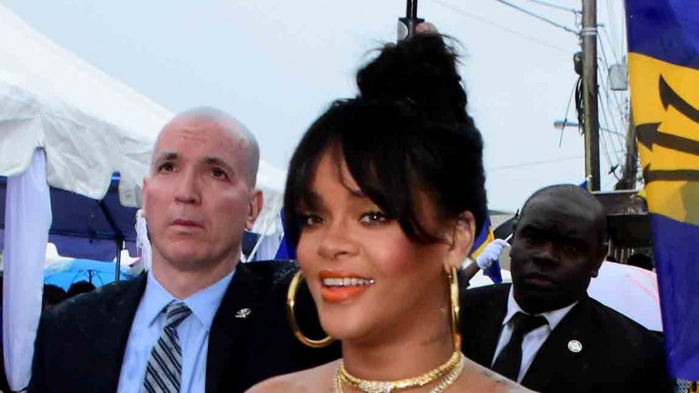 Rihanna ya tiene su calle en Barbados