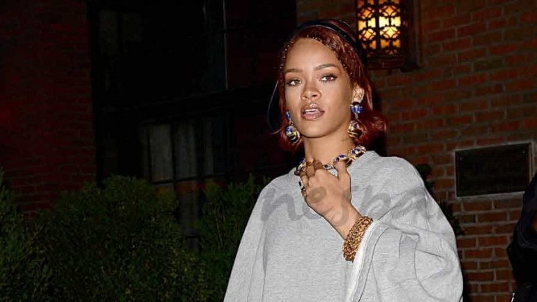Rihanna pasea su look, por las calles de New York