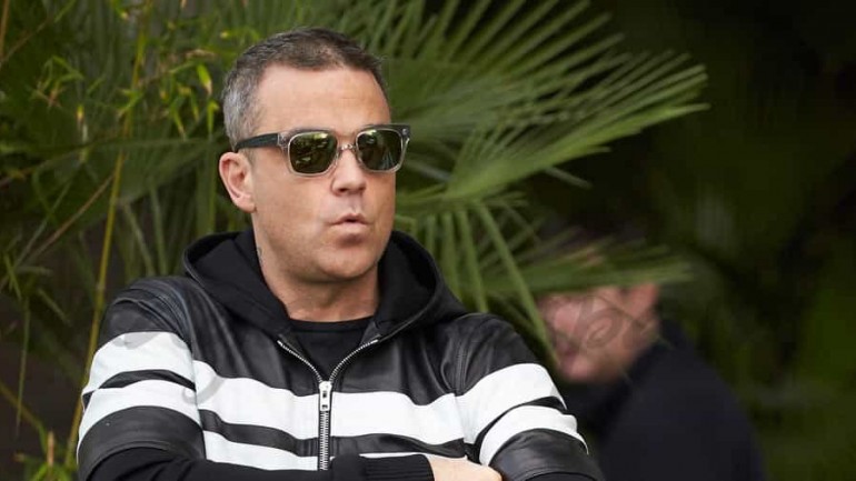 Robbie Williams presume de mujer, Ayda Field