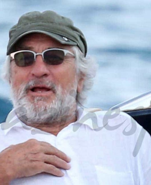 Robert de Niro celebra su 73 cumpleaños en el mar