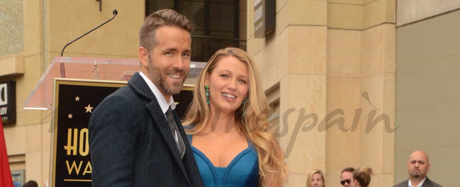 Ryan Reynolds y Blake Lively presentan a sus hijas