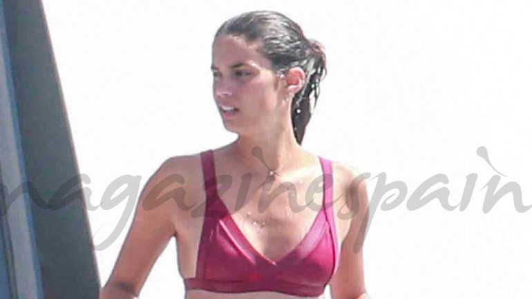 Sara Sampaio con su novio Oliver en Ibiza