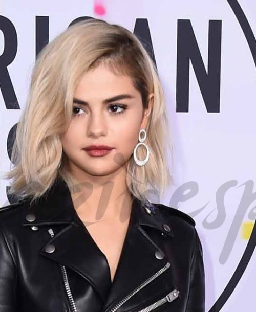 Nirvana Blond, el nuevo rubio frío de Selena Gómez