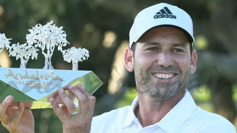Sergio García celebra su triunfo en el Masters de Valderrama con su esposa Ángela Akins