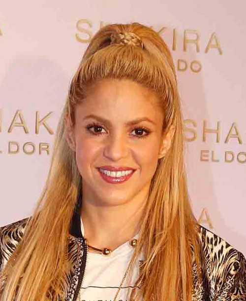 Melendi acompaña a Shakira en la presentación del disco de la cantante