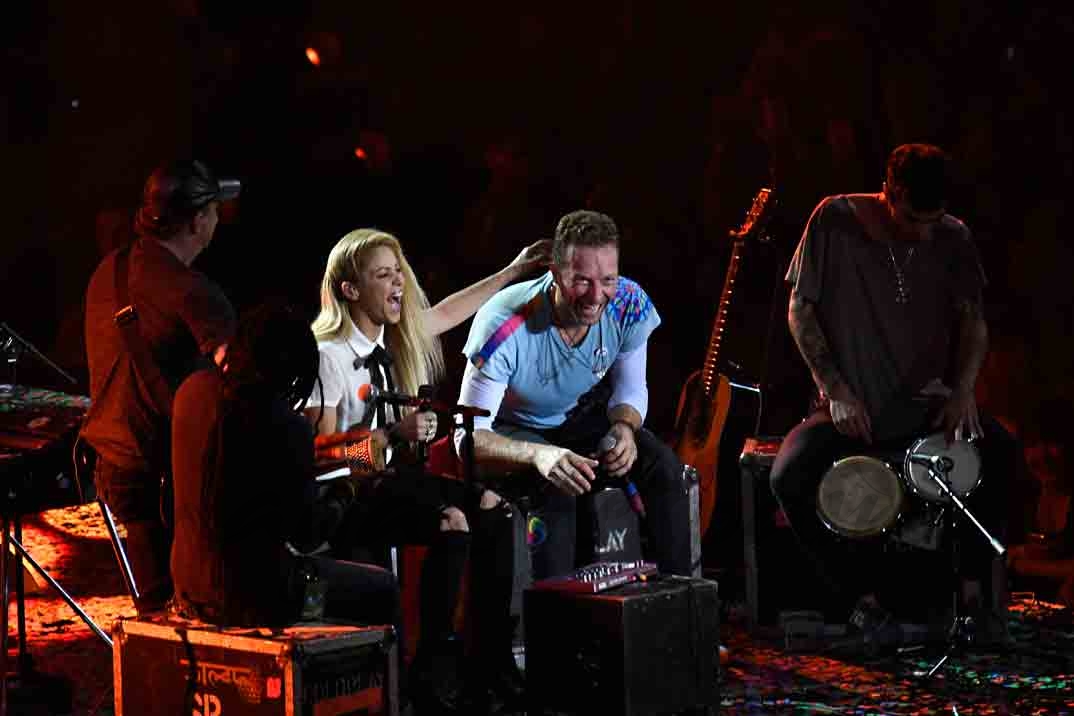 shakira y chris martin juntos en el global citizen festival