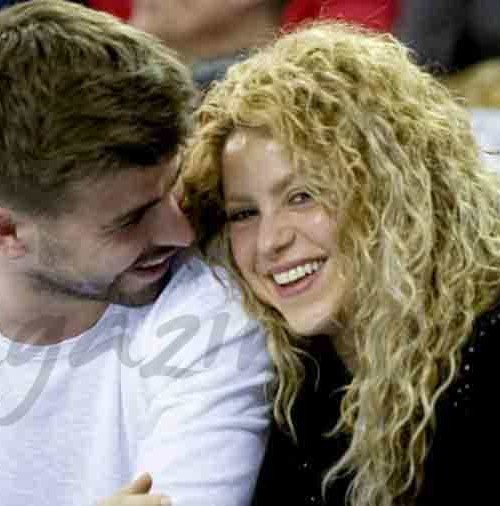 La cantante Shakira y Gerard Piqué, enamorados en el baloncesto