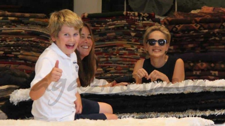 Sharon Stone presume de familia