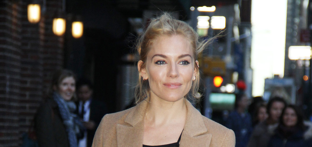 Sienna Miller en blanco y negro