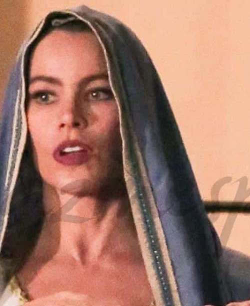 Sofía Vergara, la actriz mejor pagada de la televisión, en el papel de la Virgen María