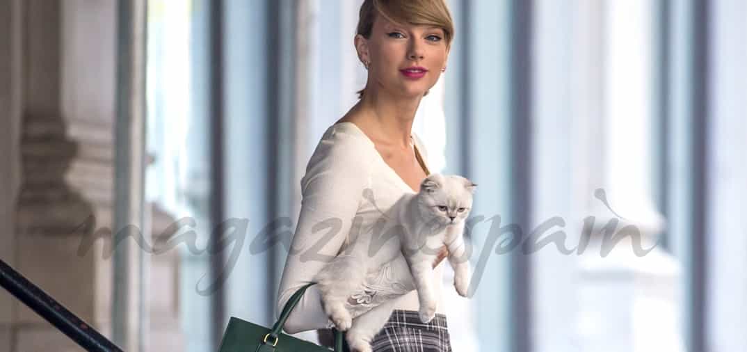 Taylor Swift y su gatita… separadas al nacer