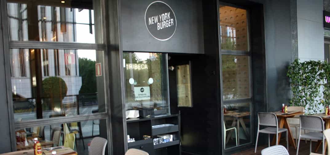 La terraza del New York Burger