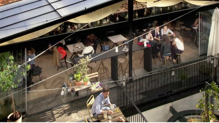 Triciclo aparca este verano en la terraza de «The Hat»