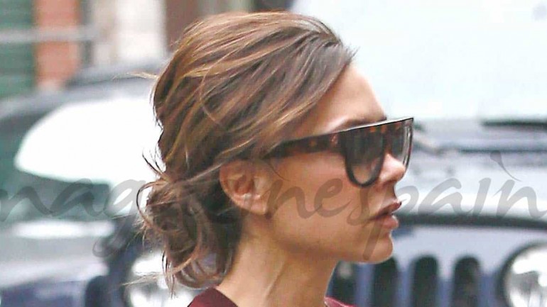 Victoria Beckham reinventa el pantalón palazzo