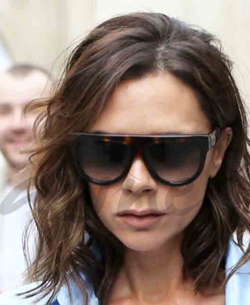 Victoria Beckham con su hijo Brooklyn y su ex «nuera» en París