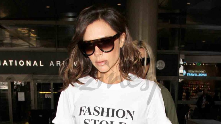 Victoria Beckham pierde la sonrisa