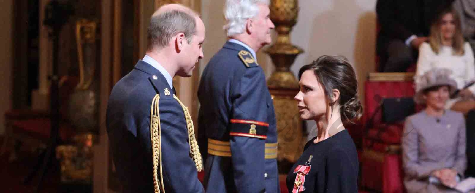 Victoria Beckham condecorada con la Orden del Imperio Británico