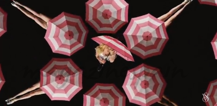 Victoria’s Secret … Bailando bajo la lluvia