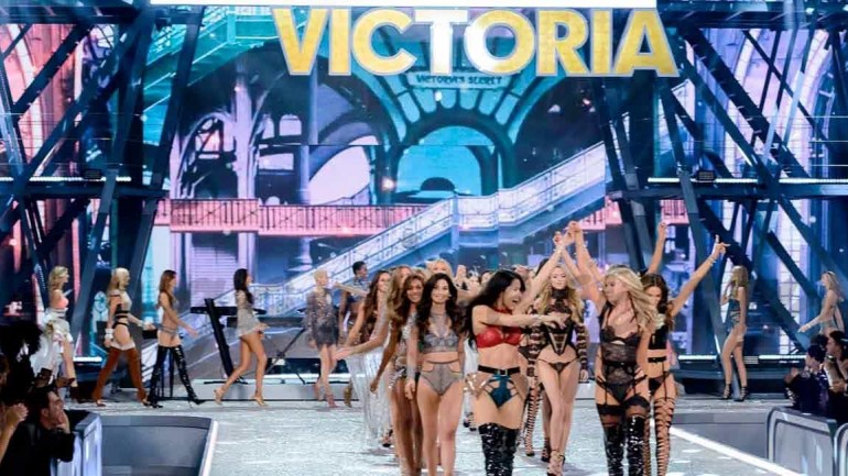 El Show de Victoria’s Secret conquista París
